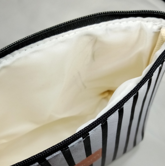 Silly Obsessions Cosmetic Bag & Clam Shell Vanity Mirror For Mom - Picture 10 of 15